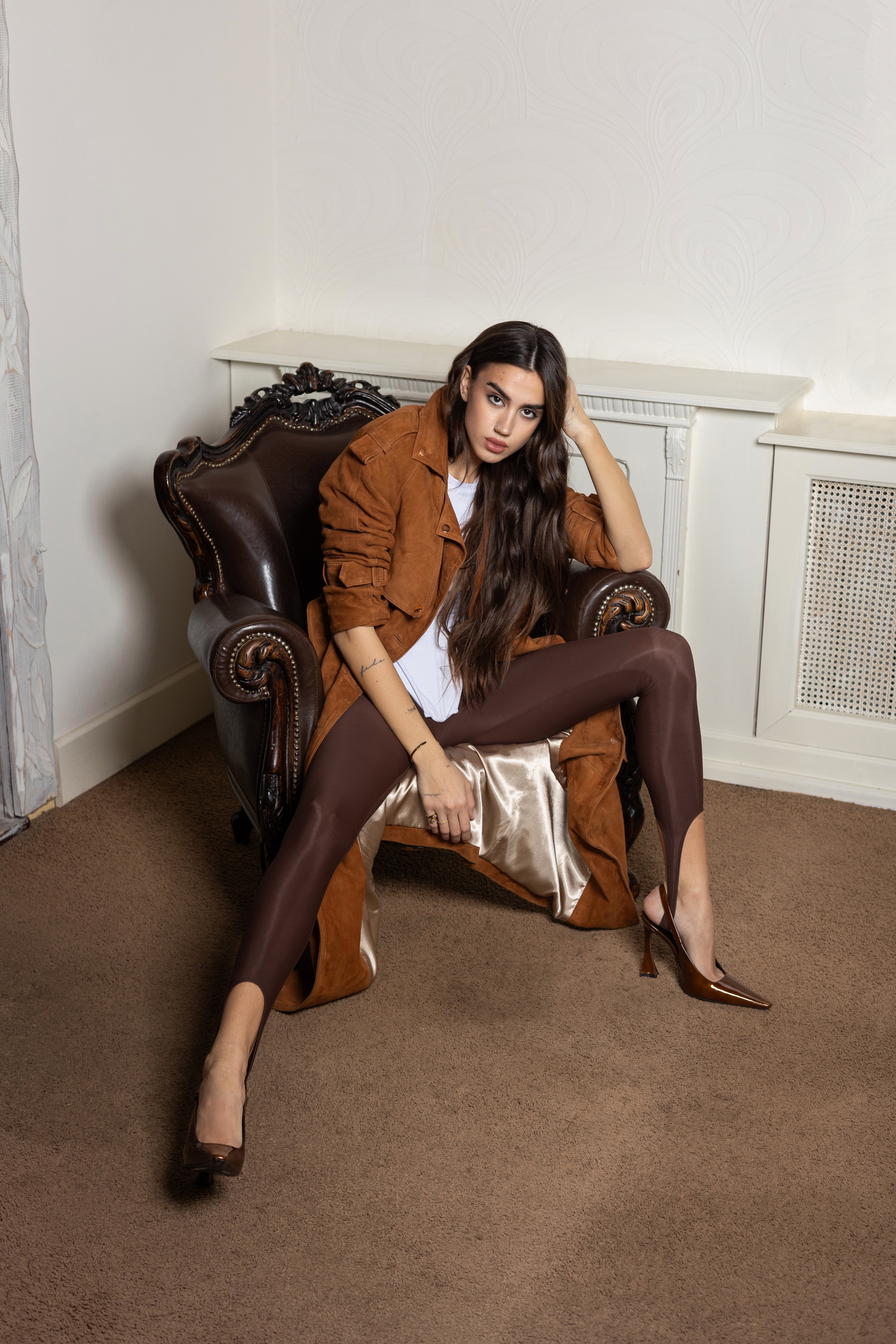 Trench coat with shoulder pads for women